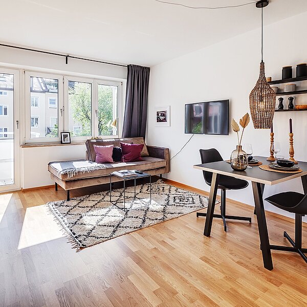 Neuhausen: Modernes 1-Zi. Apartment mit Südost-Balkon