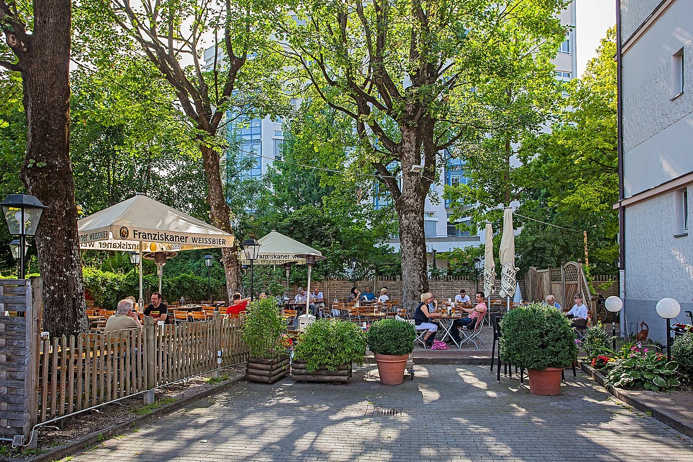 Etagenwohnung mit 2 Zimmern | München-Sendling-Westpark | 2102ML6 | Sommerimpression
