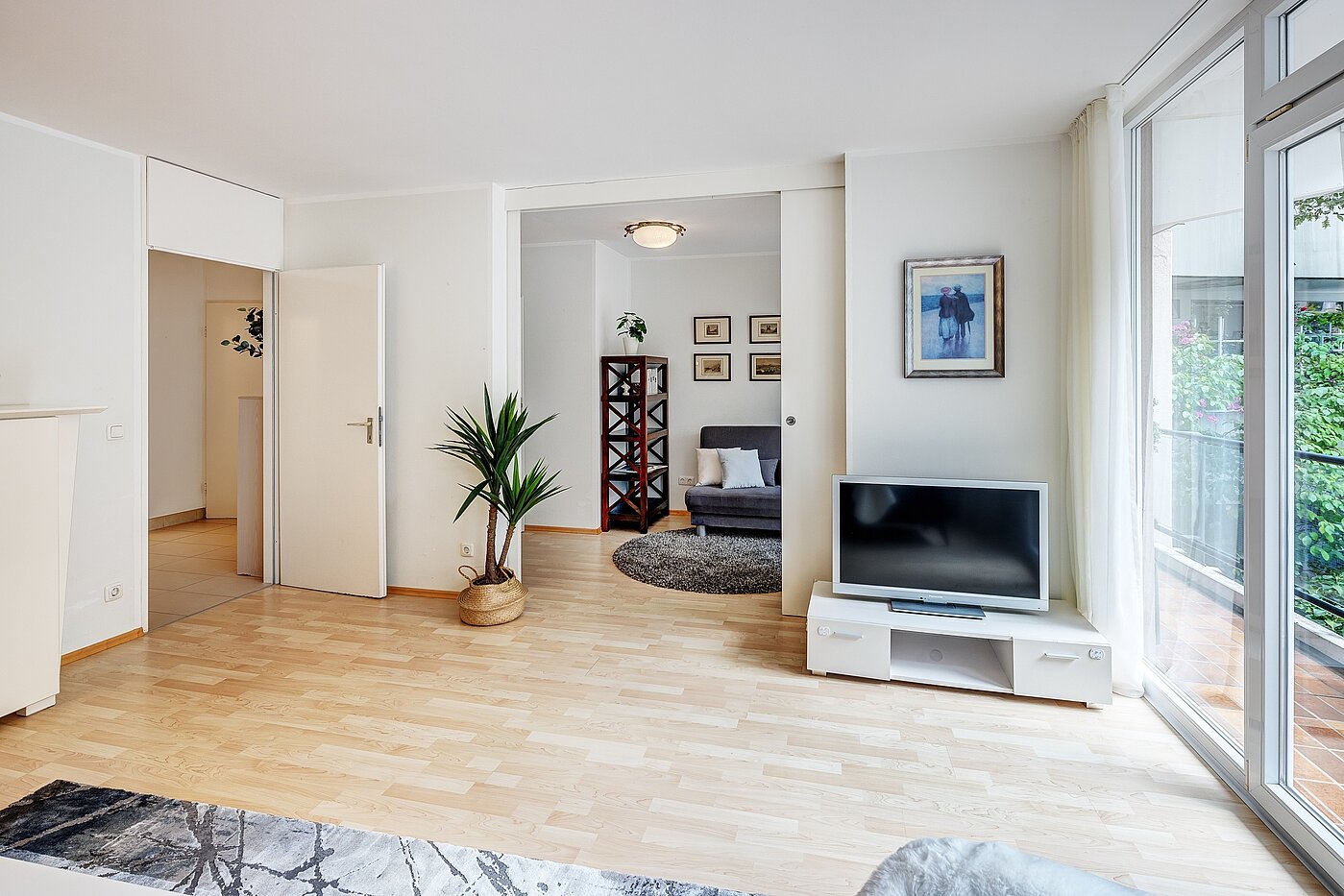 Etagenwohnung mit 2.5 Zimmern | München-Nymphenburg | 2204ML61 | ...mit Schiebetür zum...