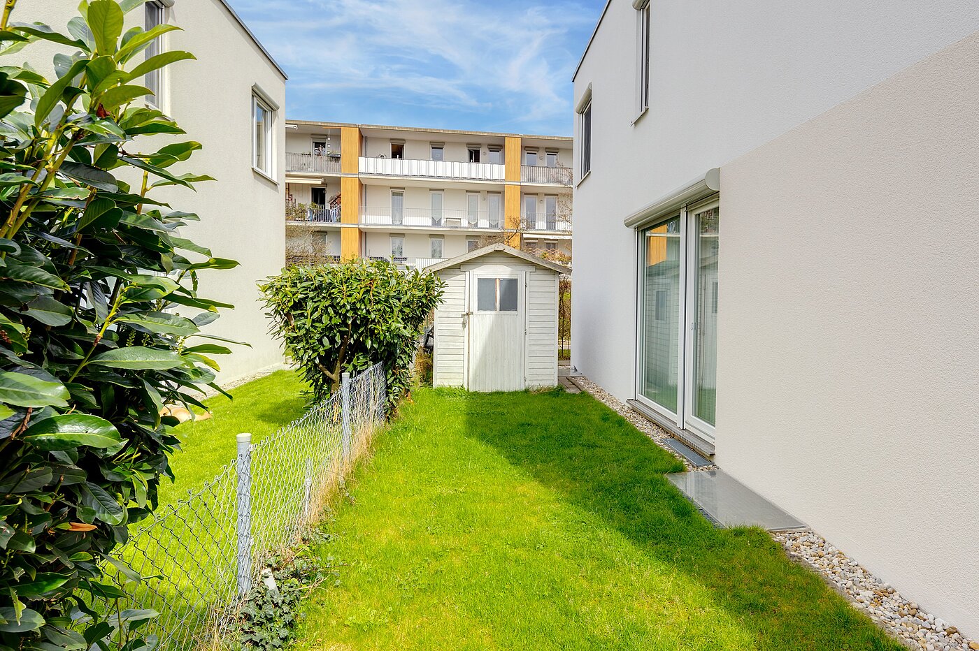 Doppelhaushälfte mit 5 Zimmern | Unterföhring | 70119 | Praktisches Gartenhaus