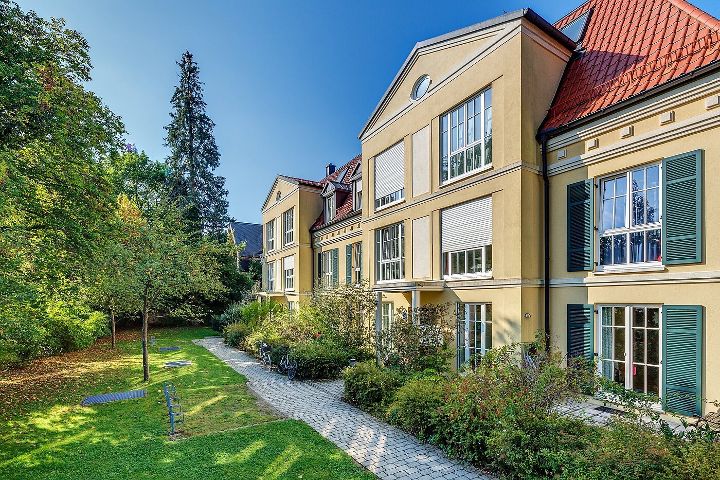 Etagenwohnung mit 3 Zimmern | München-Solln | 1809ML1 | Gebäuderückseite