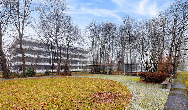 Etagenwohnung mit 3.5 Zimmern | München-Bogenhausen | 70305 | Schöne Grünanlagen