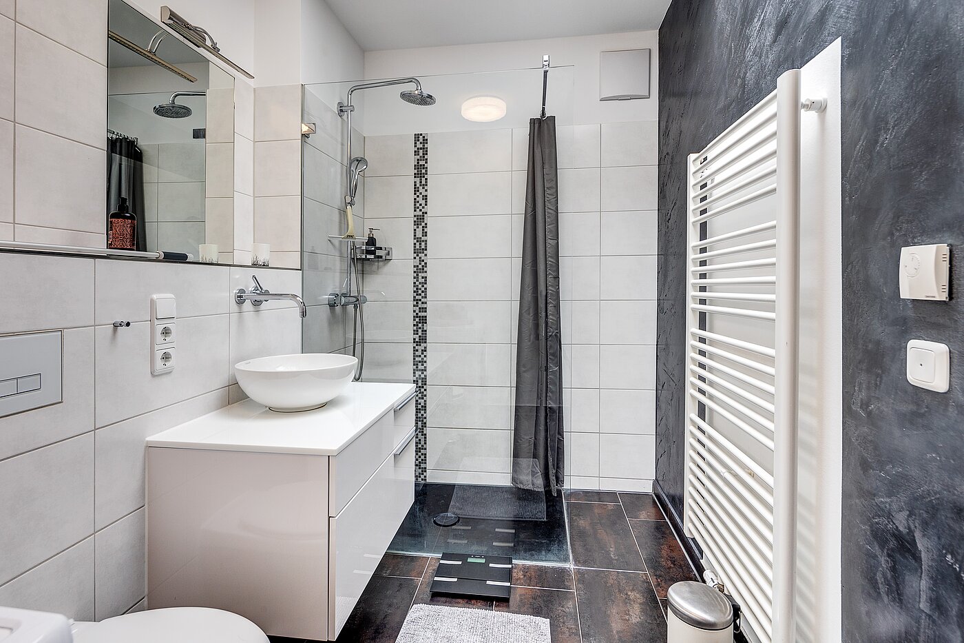 Dachgeschosswohnung mit 3 Zimmern | München-Riem | 701701 | ...bodengleicher Dusche