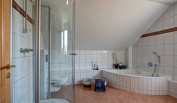 Etagenwohnung mit 5 Zimmern | München-Aubing | 1804ML3 | Bad im DG