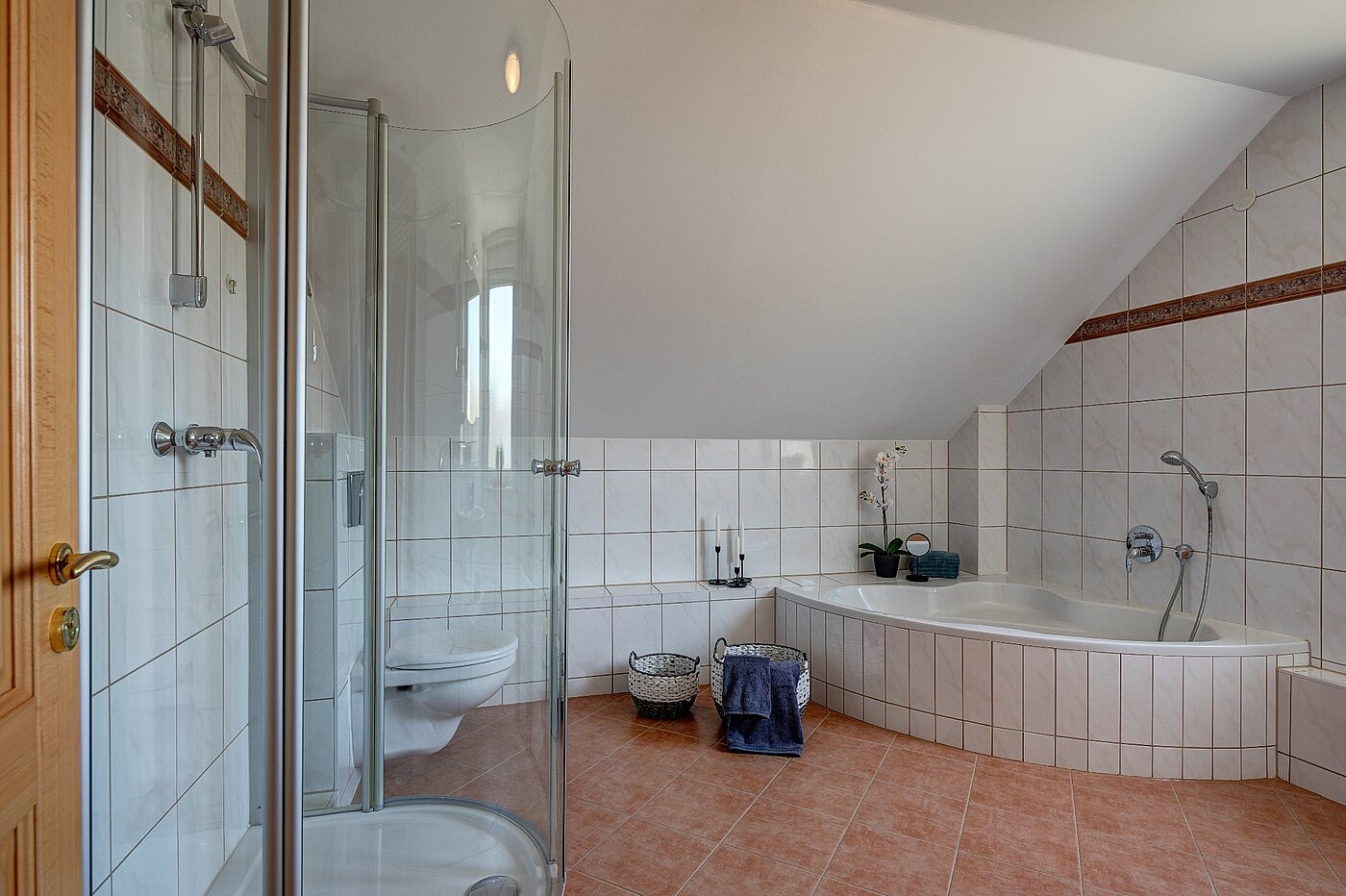 Etagenwohnung mit 5 Zimmern | München-Aubing | 1804ML3 | Bad im DG