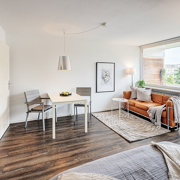 Neuhausen: Attraktives Apartment mit West-Balkon - frei