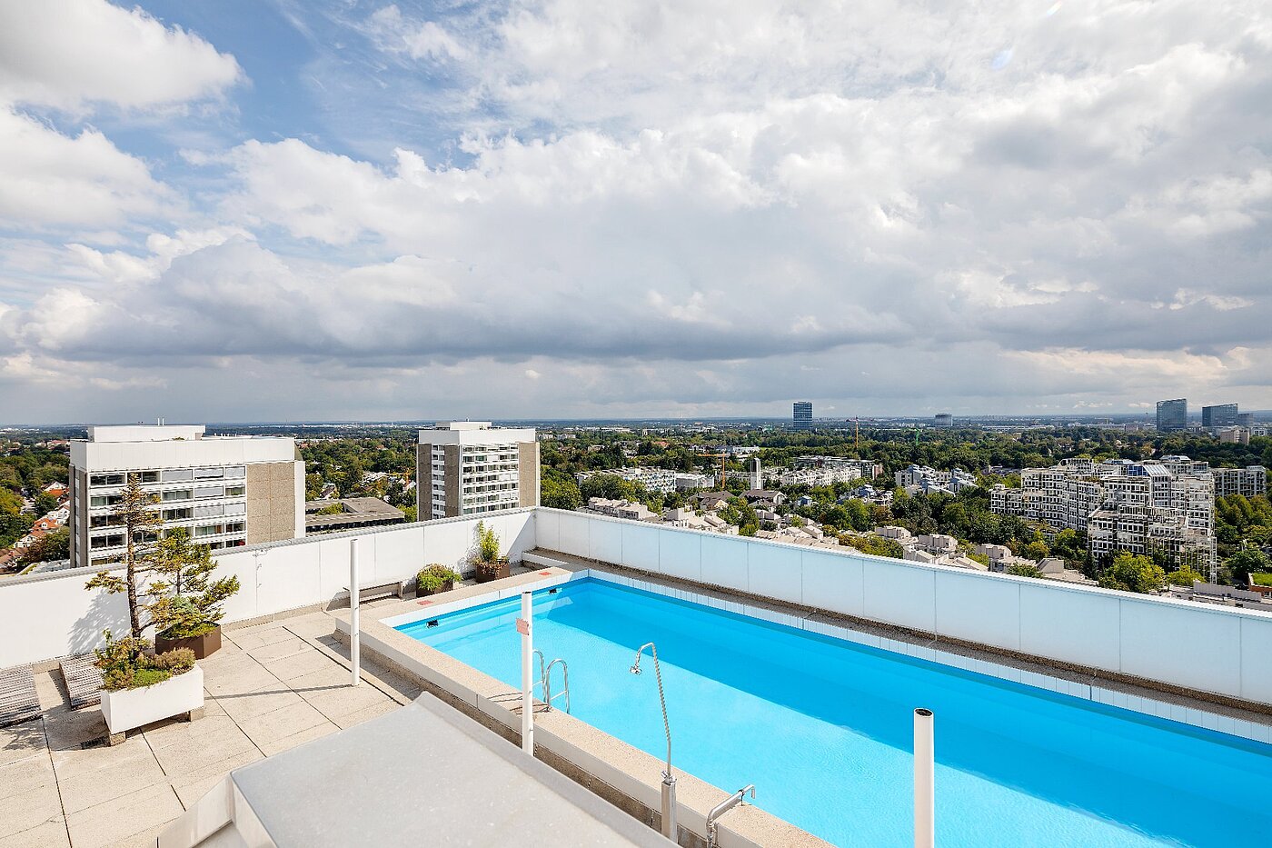 Etagenwohnung mit 1 Zimmer | München-Bogenhausen | 2103ML6 | Rooftop Pool