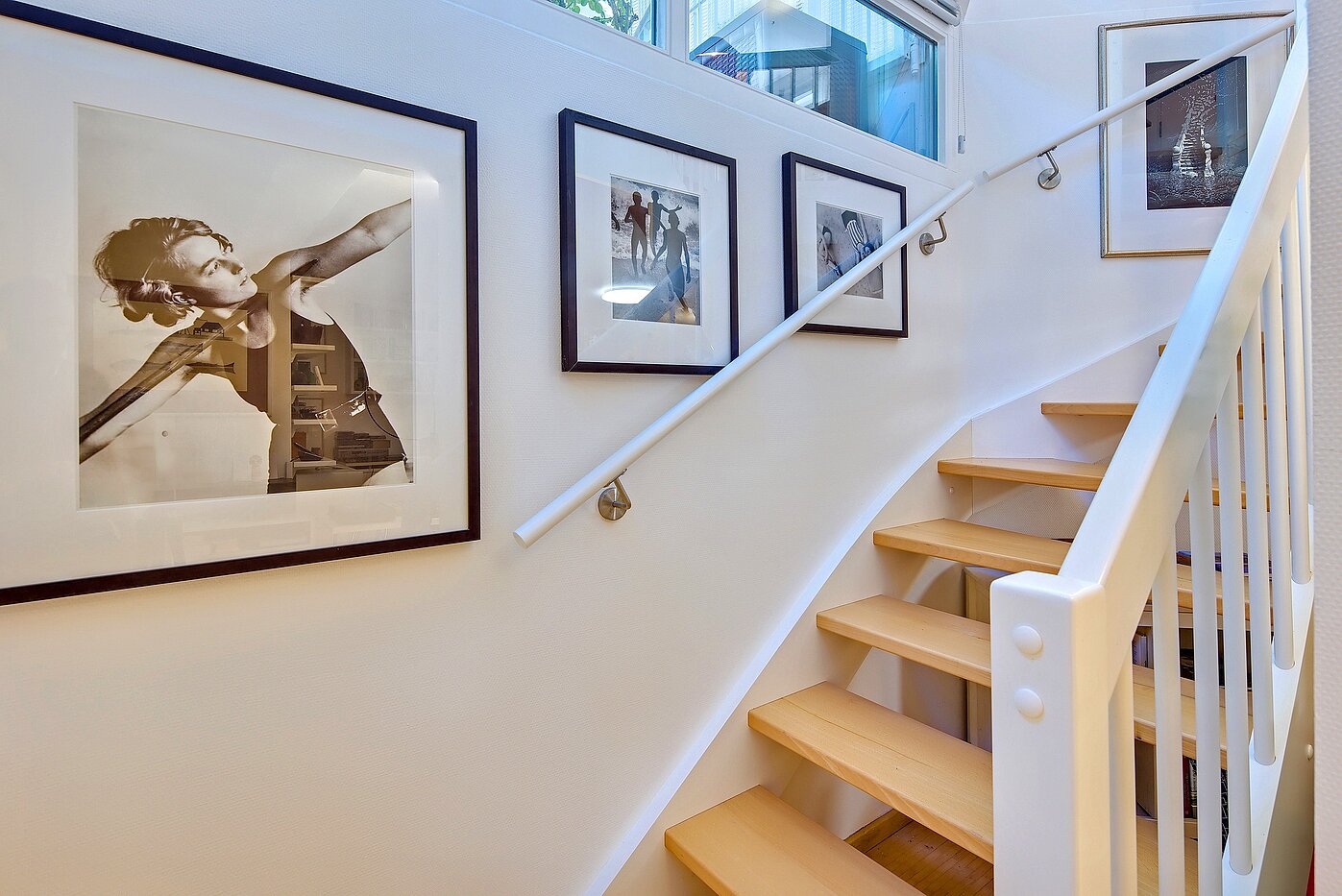 Erdgeschosswohnung mit 2 Zimmern | München-Obermenzing | 70280 | Buchenholztreppe in das Studio