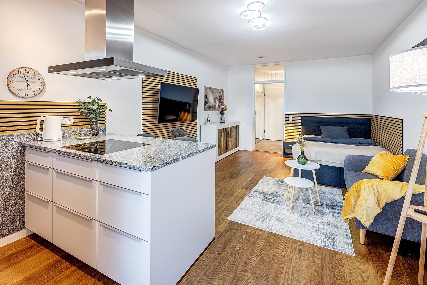 Apartment mit 1 Zimmer | München-Milbertshofen | 70183 | Küche mit Kochinsel....