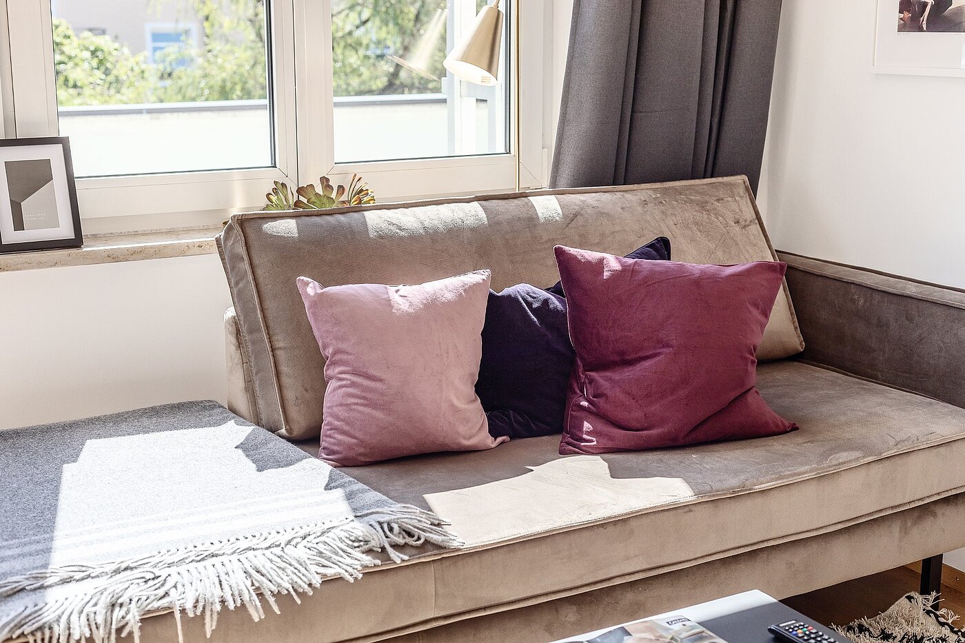 Etagenwohnung mit 1 Zimmer | München-Neuhausen | 2010ML6 | ...mit gemütlicher Couch