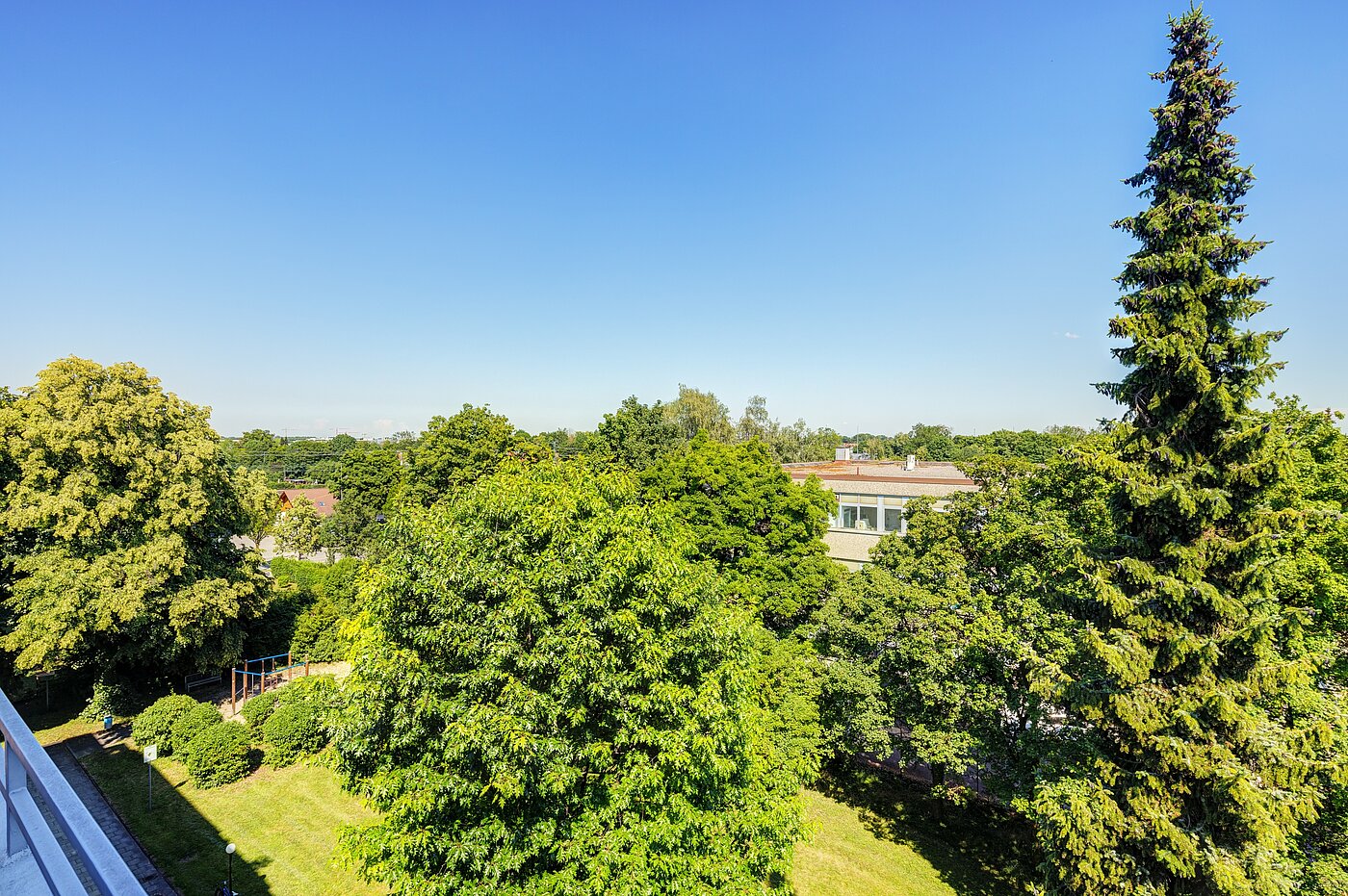 Terrassenwohnung mit 3.5 Zimmern | München-Berg am Laim | 123456 | Ausblick