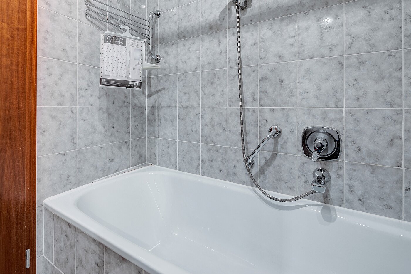 Etagenwohnung mit 1 Zimmer | München-Perlach | 2204ML8 | ...und Badewanne