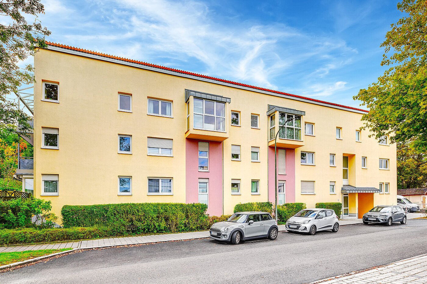 Etagenwohnung mit 2.5 Zimmern | Eching | 70100 | Gebäudeansicht mit Erkern