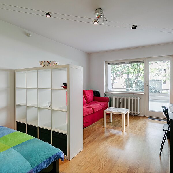 Neuhausen: Sonniges Apartment in grüner Innenhoflage