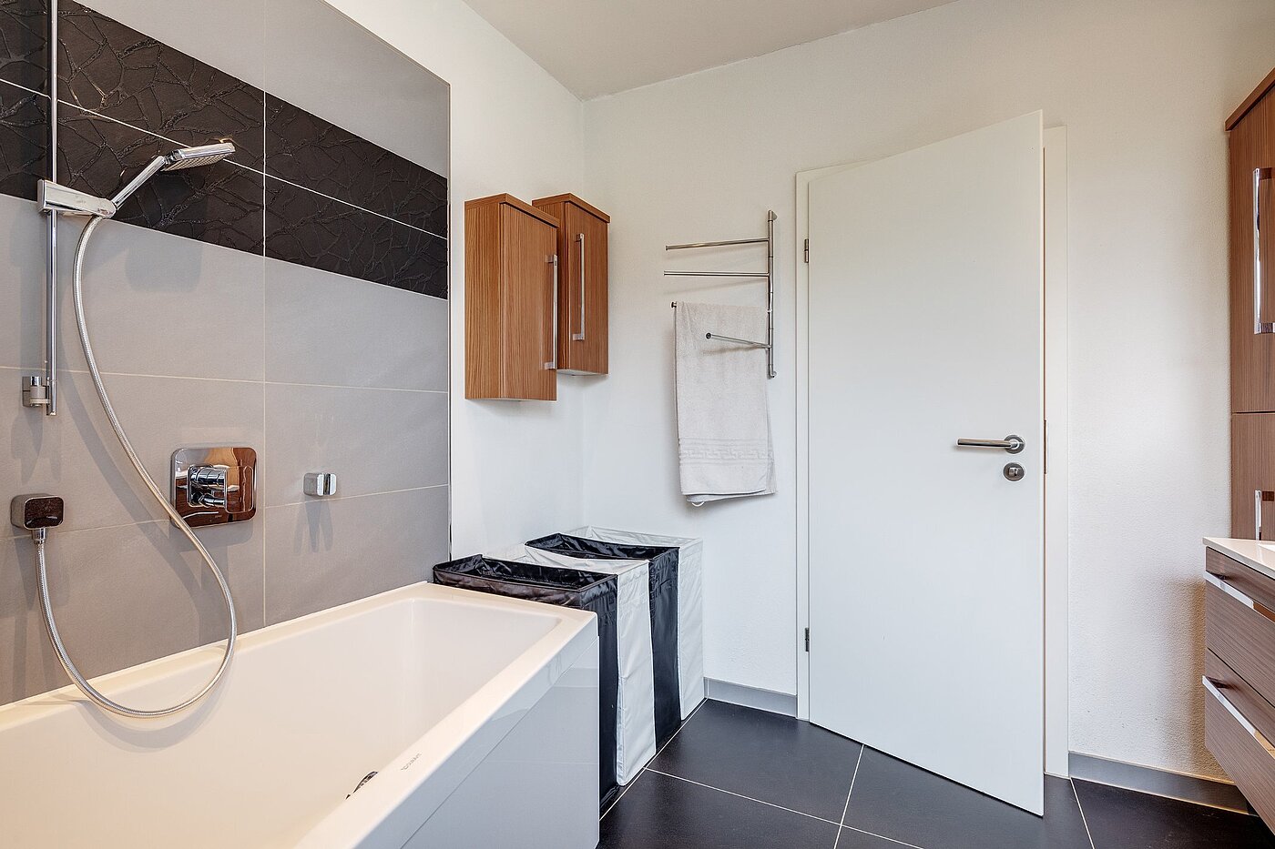 Etagenwohnung mit 3 Zimmern | Karlsfeld | 1904ML1 | ...Tageslichtbad