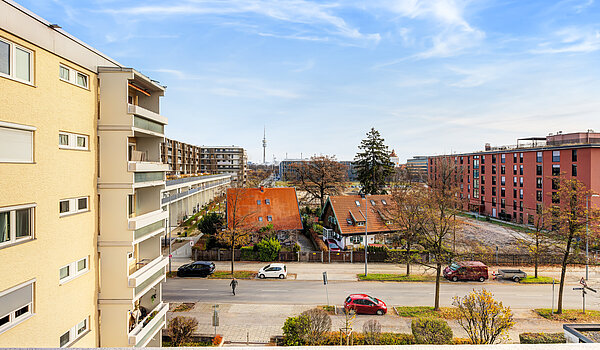 Etagenwohnung mit 2 Zimmern | München-Moosach | 70407 | Blick auf den Olympiaturm