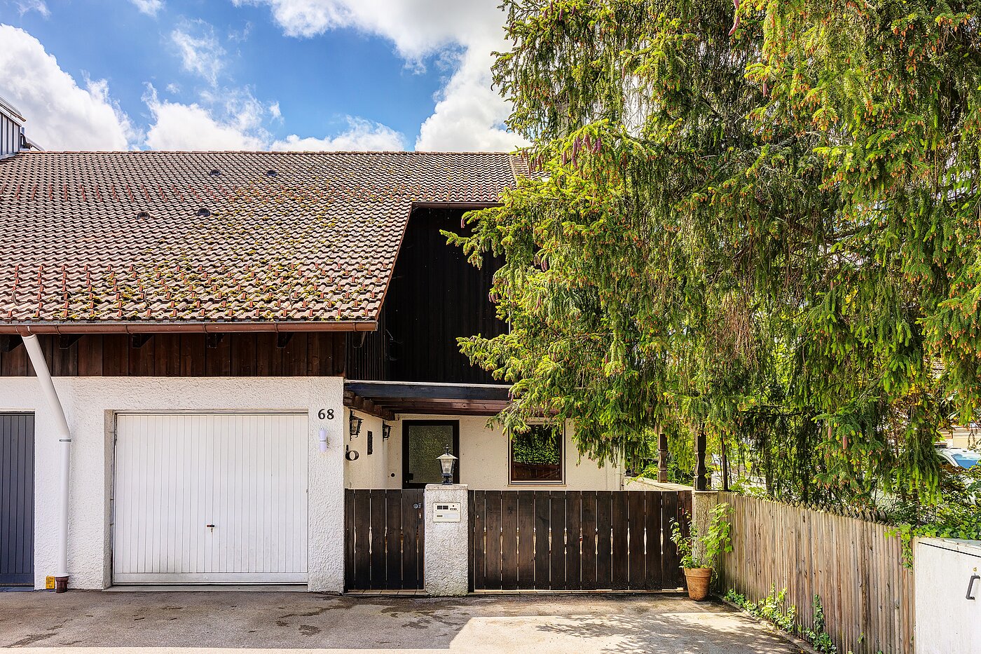 Reiheneckhaus mit 5 Zimmern | Penzberg | 701121 | Hausansicht mit Garage