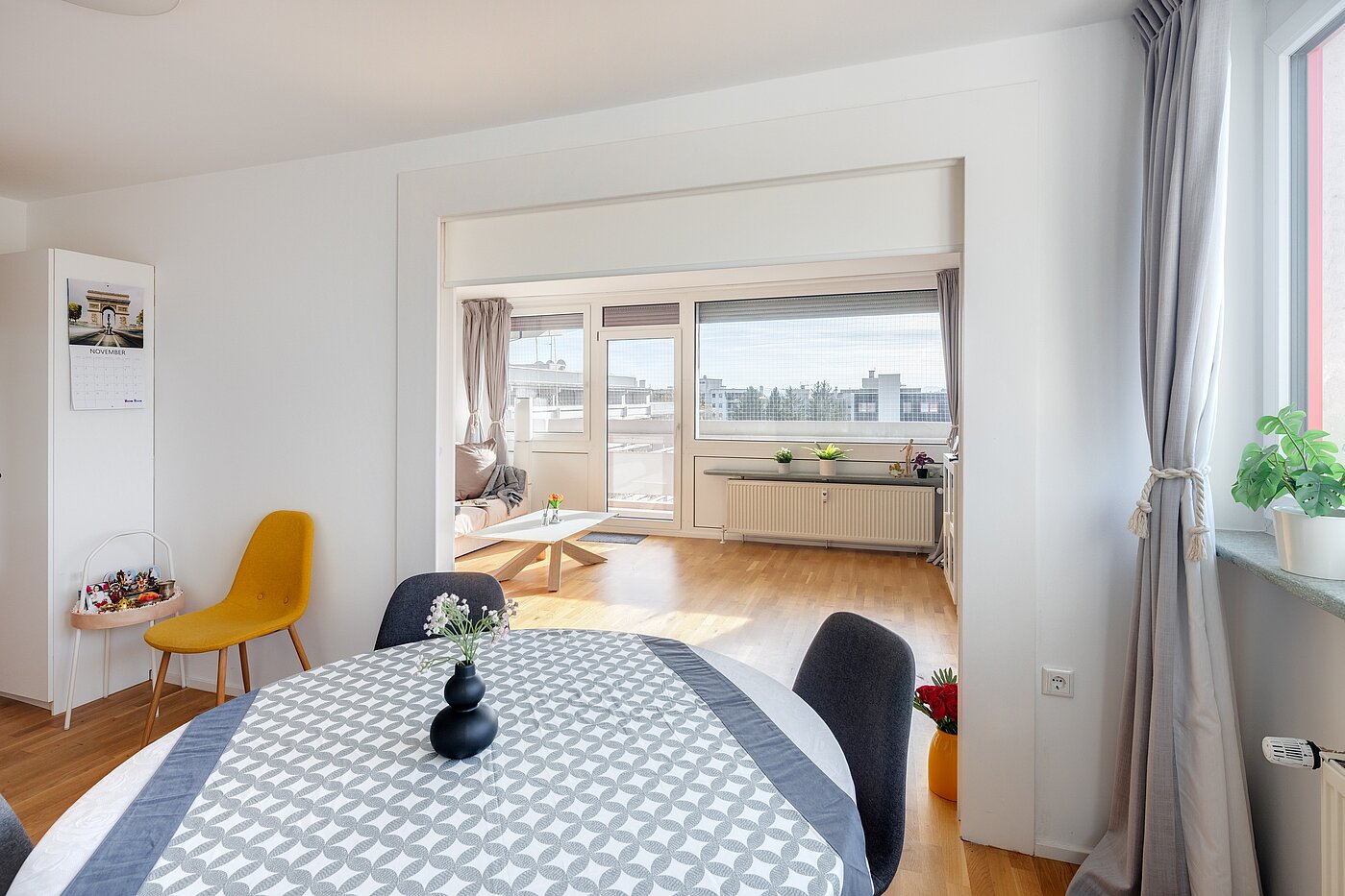 Etagenwohnung mit 3 Zimmern | München-Schwabing | 70318 | ...Wohnbereich offen...