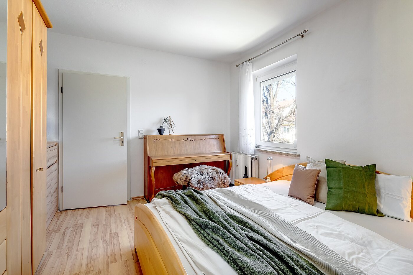 Etagenwohnung mit 4 Zimmern | München-Berg am Laim | 2002ML3 | helles Schlafzimmer