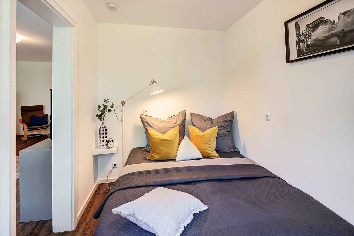 Etagenwohnung mit 2 Zimmern | München-Bogenhausen | 70142 | ...Schlafzimmer