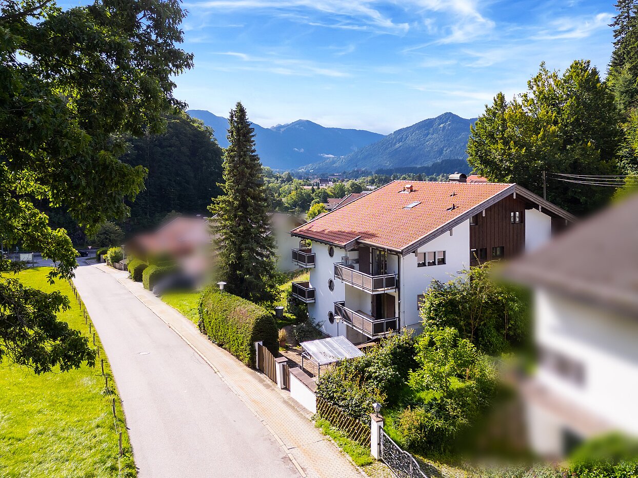 Mehrfamilienhaus mit 10 Zimmern | Bad Wiessee | 70212 | Blick auf das Haus...