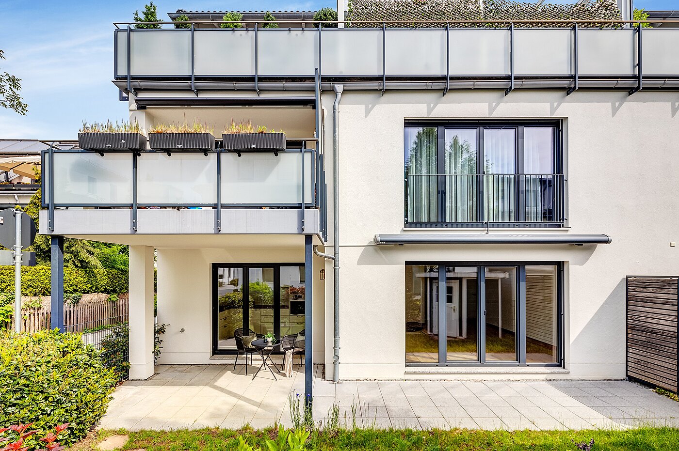 Etagenwohnung mit 3 Zimmern | Gauting | 70116 | Sonnige Terrasse...