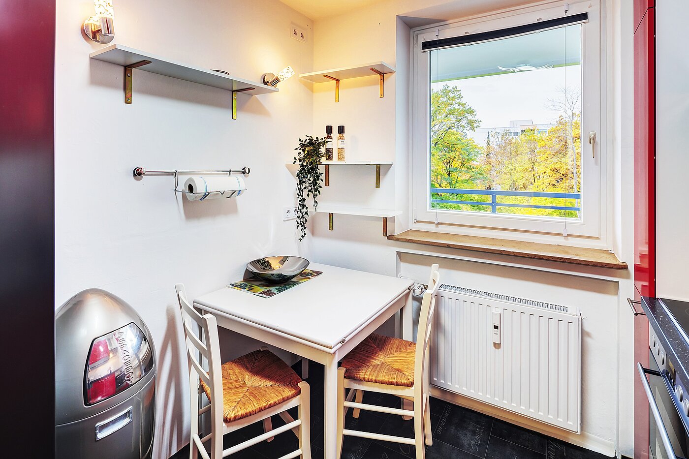 Etagenwohnung mit 2 Zimmern | München-Perlach | 70300 | ... mit Essecke und...