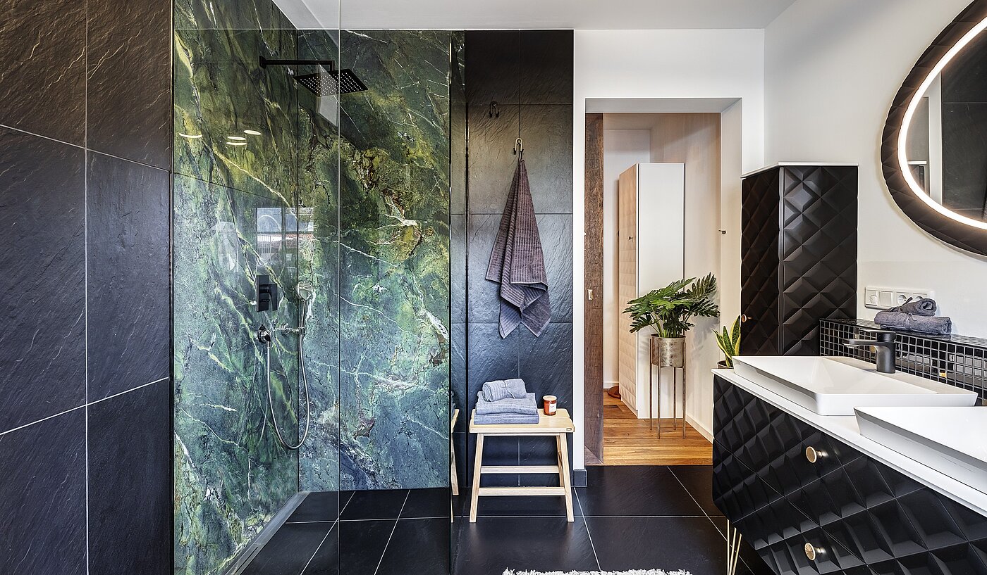 Erdgeschosswohnung mit 2 Zimmern | Bad Wiessee | 700942 | ...und hochwertigen Keramikfliesen