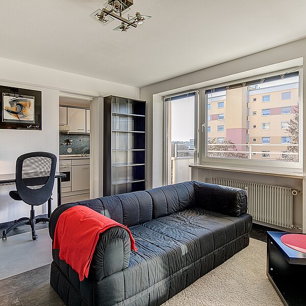 Feldmoching: Möbliertes 1-Zimmer Apartment mit Balkon nähe Lerchenauer See - frei