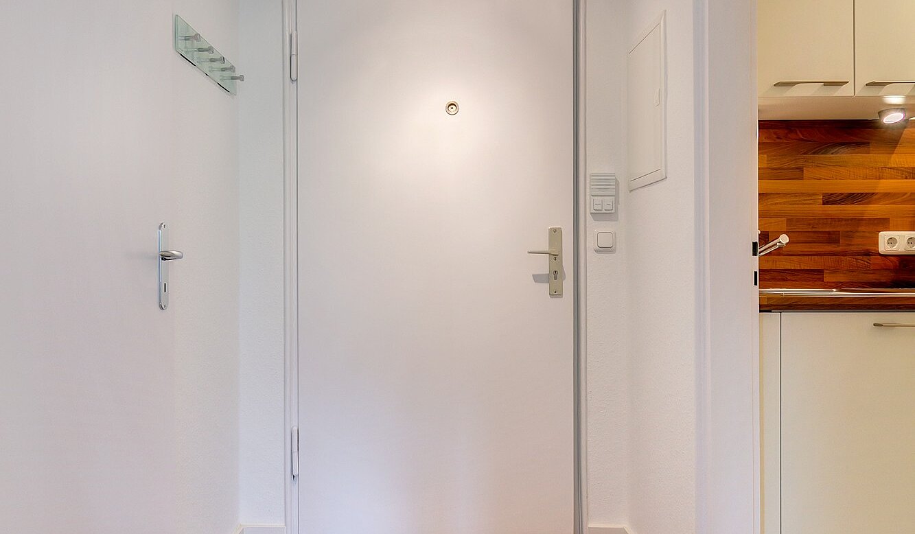 Etagenwohnung mit 2 Zimmern | München-Schwabing | 70096 | Eingangsbereich