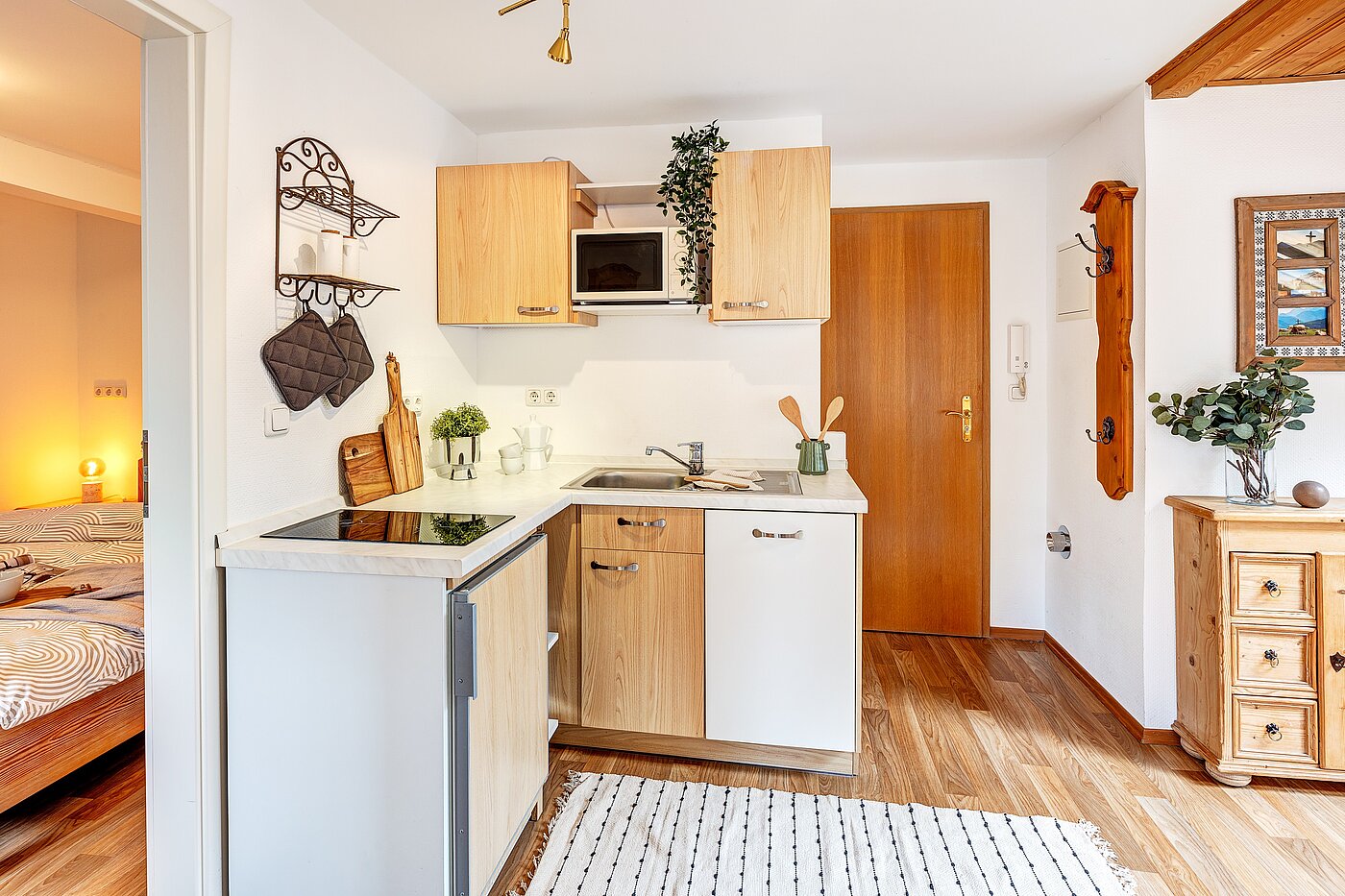 Dachgeschosswohnung mit 2 Zimmern | Bad Wiessee | 70017 | Küche
