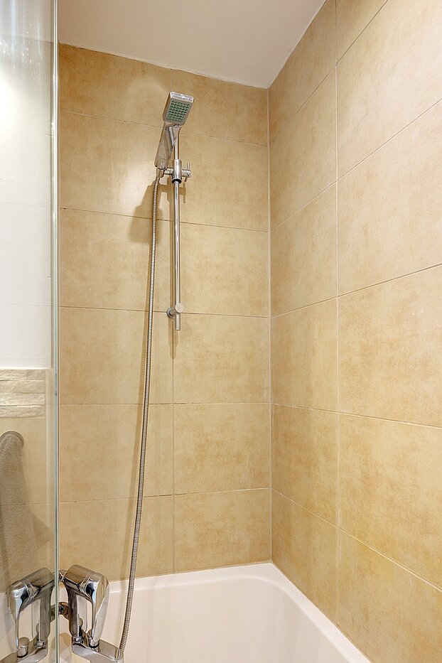 Etagenwohnung mit 2 Zimmern | München-Pasing | 2108ML1 | ...mit Badewanne