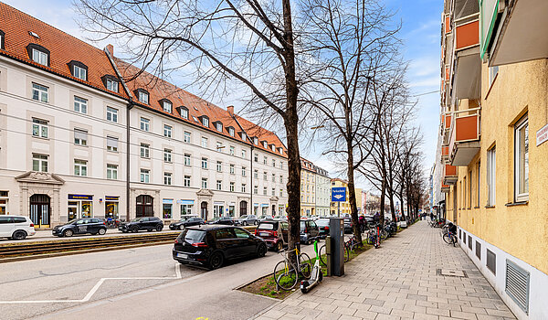 Erdgeschosswohnung mit 2 Zimmern | München-Schwabing | 70394 | Straße