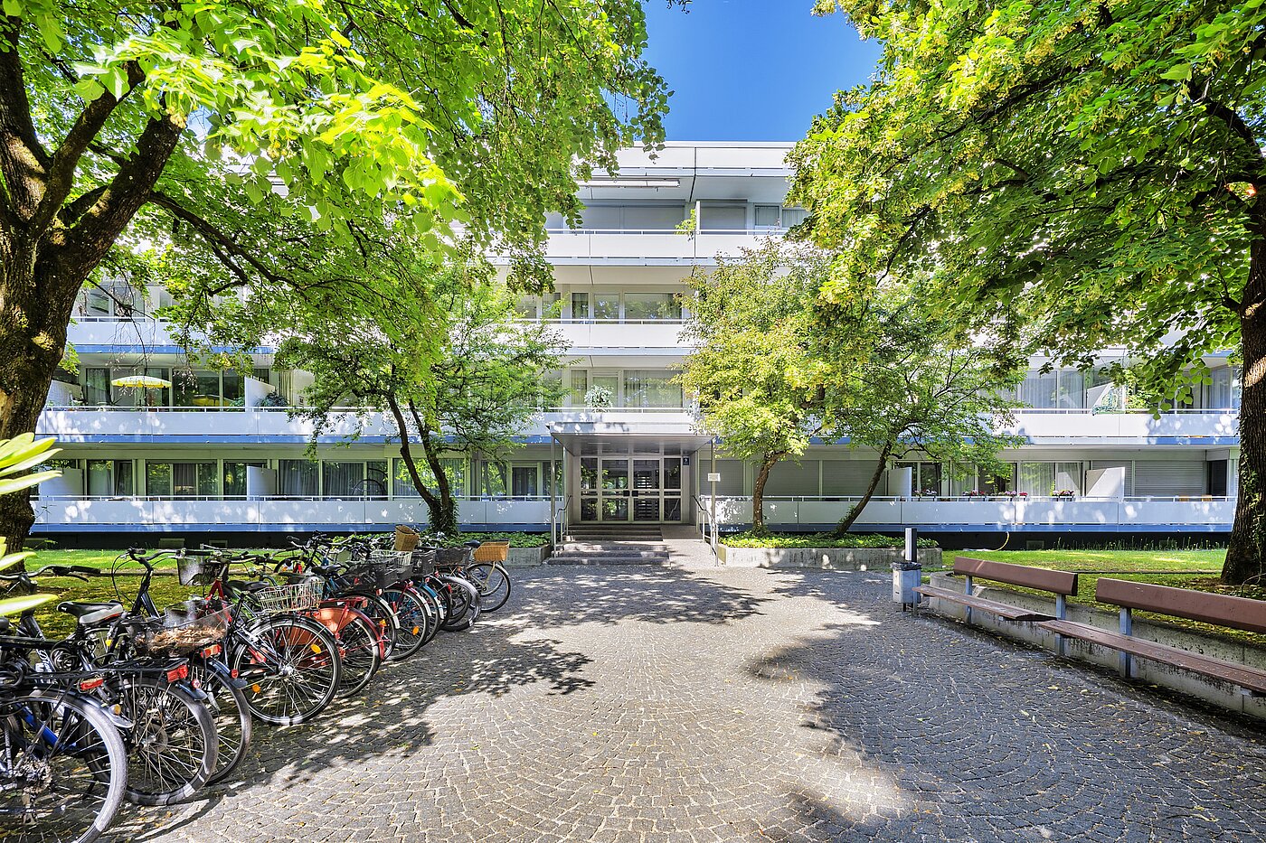 Etagenwohnung mit 3.5 Zimmern | München-Bogenhausen | 70267 | Hausansicht