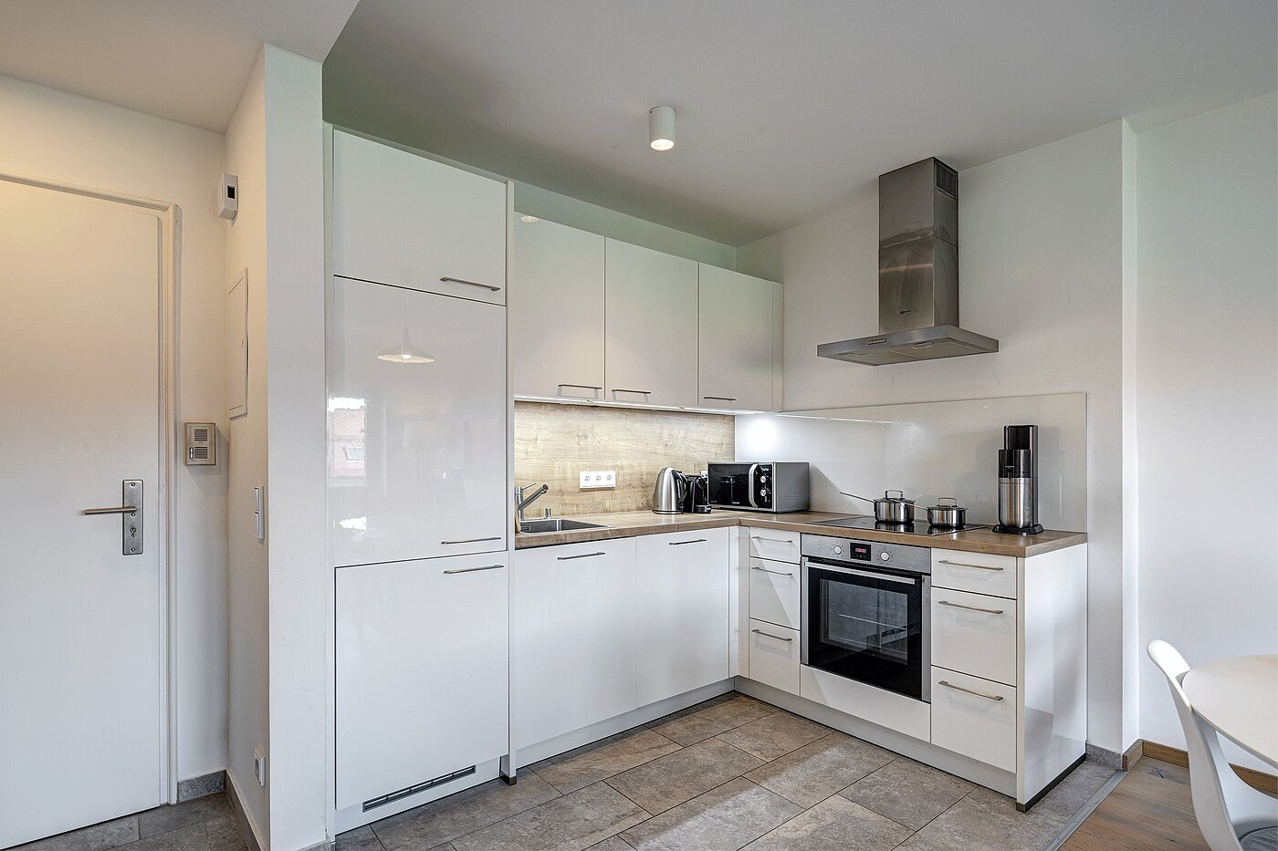 Apartment mit 1 Zimmer | München-Schwabing | 70198 | ...chicer Einbauküche und...