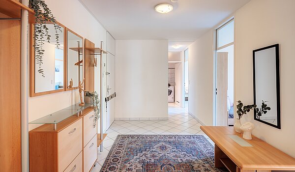 Etagenwohnung mit 3 Zimmern | München-Bogenhausen | 70261 | Großer Flur...