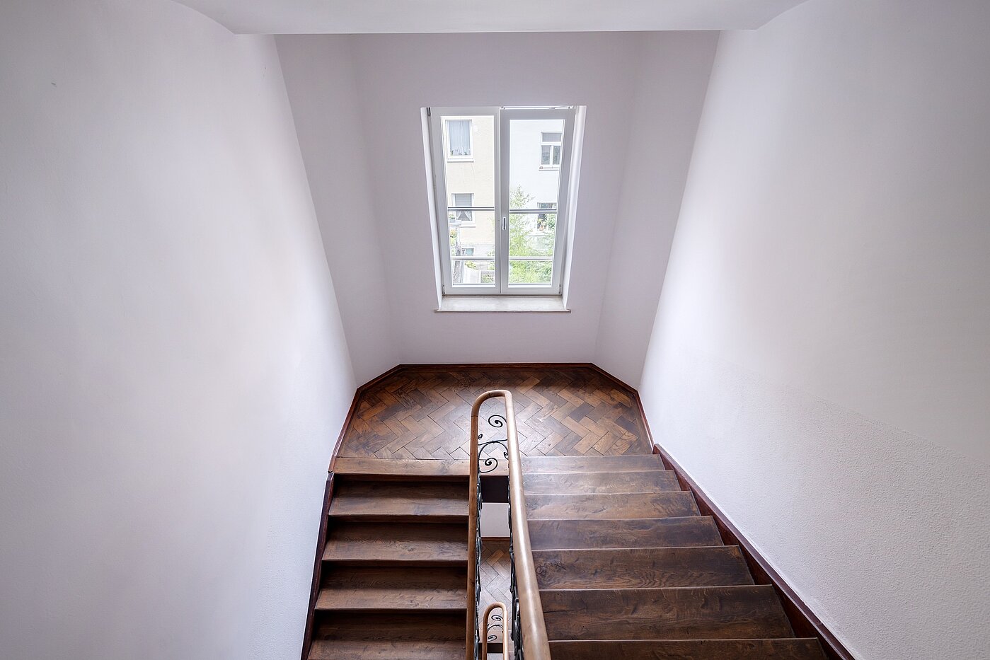 Dachgeschosswohnung mit 1 Zimmer | München-Sendling | 700402 | Hoistorisches Treppenhaus