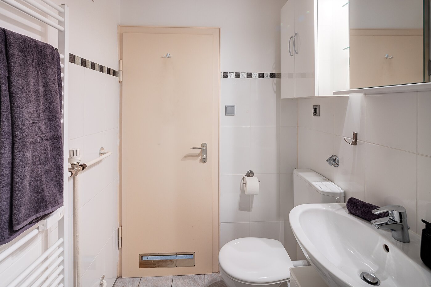 Apartment mit 1 Zimmer | München-Forstenried | 70190 | Geschmackvolles Bad...