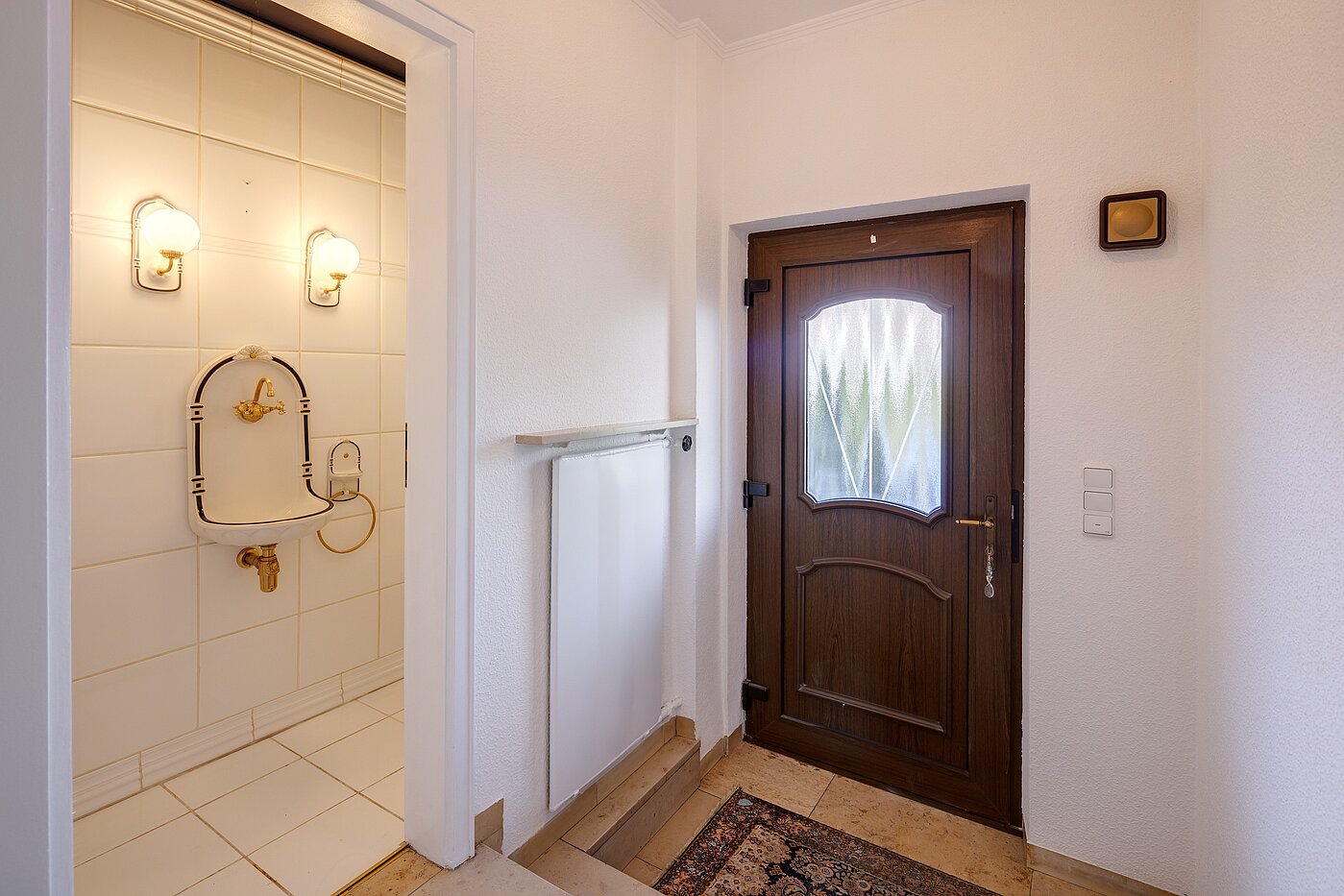 Doppelhaushälfte mit 4 Zimmern | München-Solln | 70120 | Hauseingang