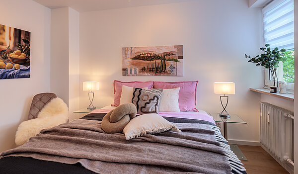 Etagenwohnung mit 2 Zimmern | München-Sendling-Westpark | 70413 | ...Schlafzimmer mit...