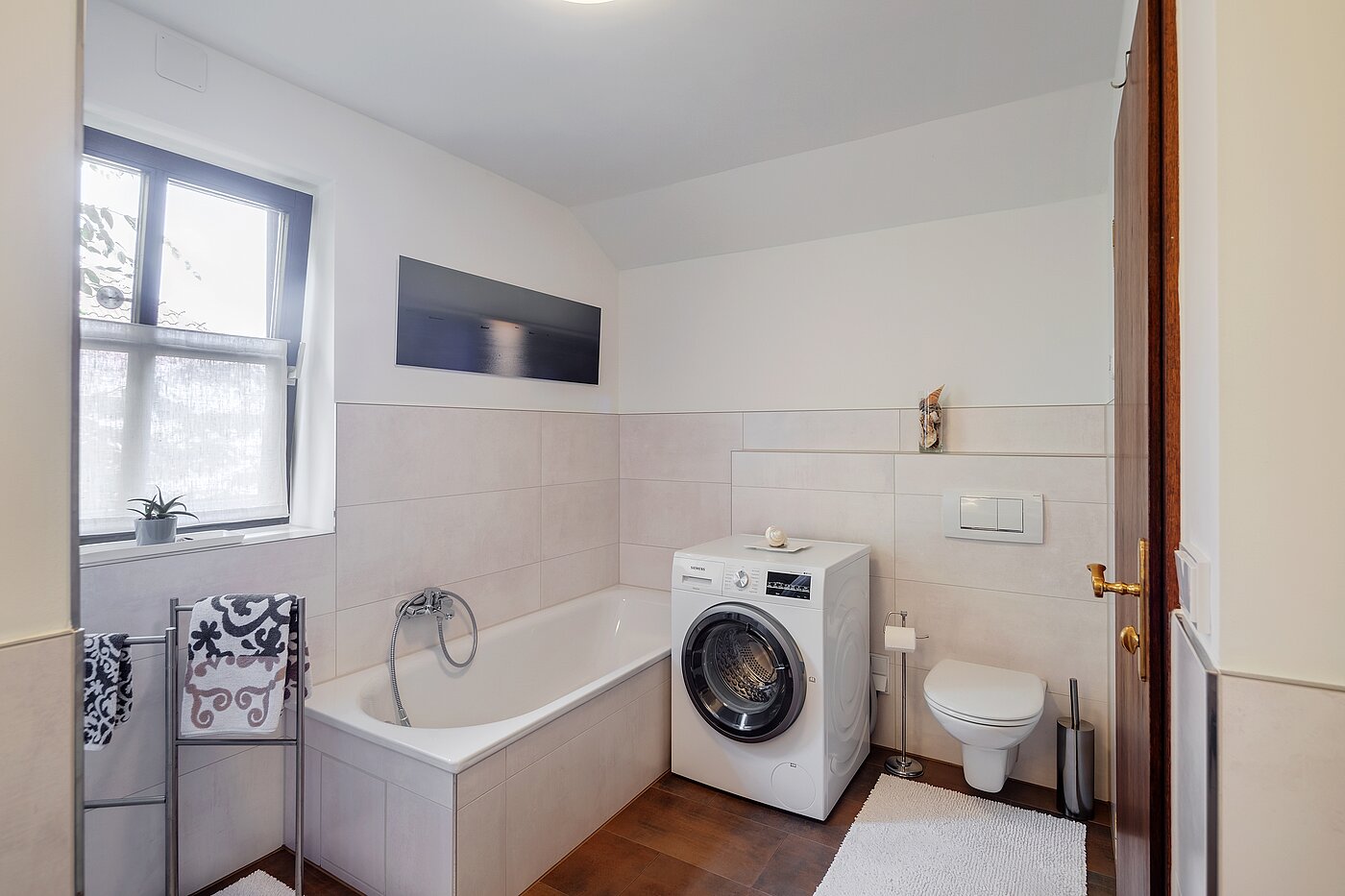 Einfamilienhaus mit 4 Zimmern | Neubiberg | 70429 | ...