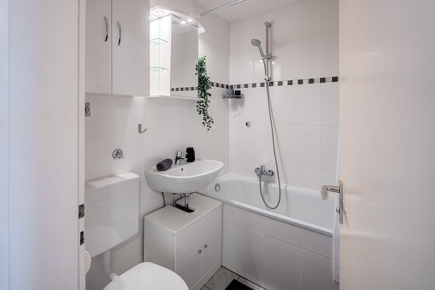 Apartment mit 1 Zimmer | München-Forstenried | 70190 | ...mit Badewanne