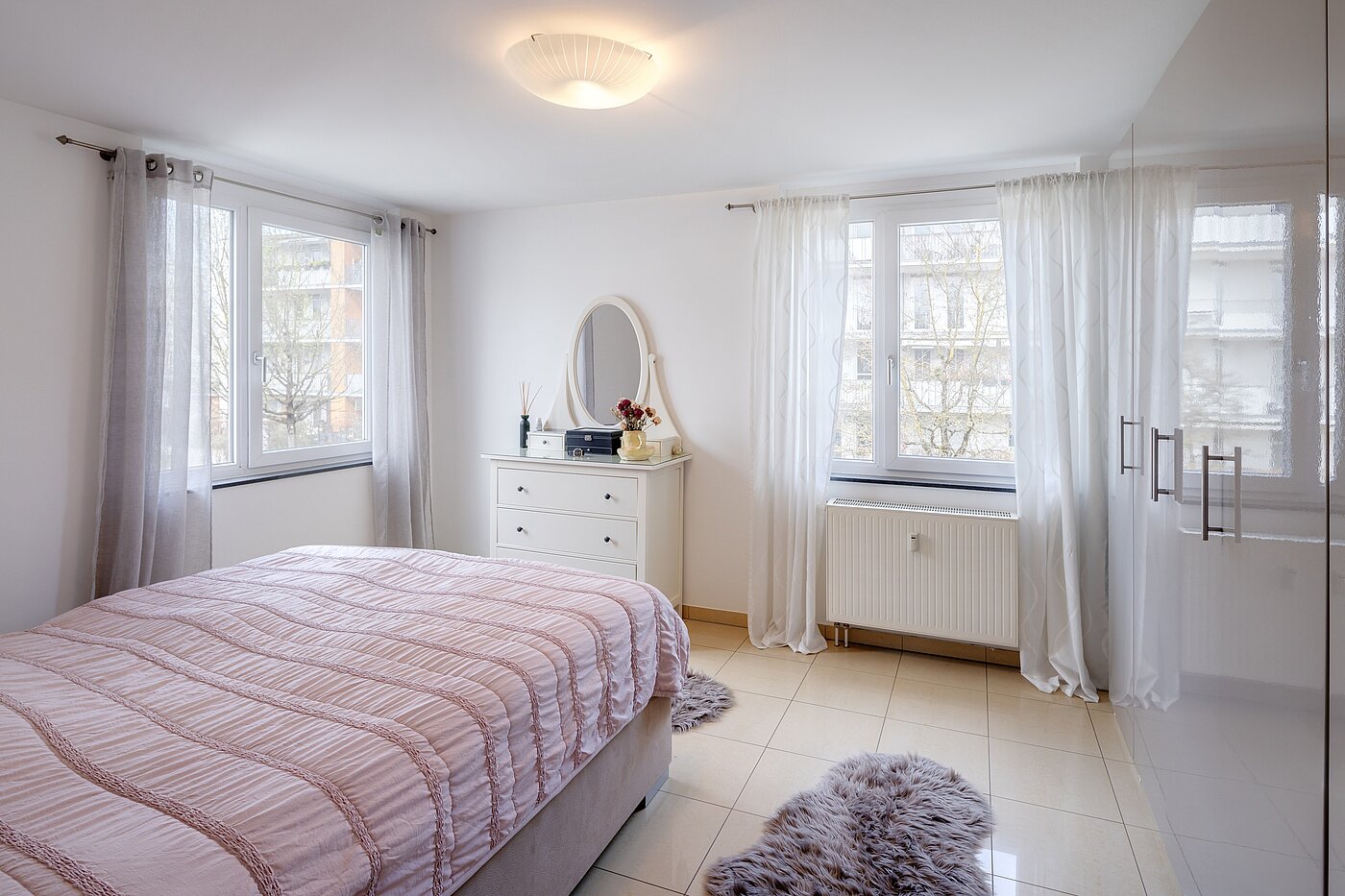 Doppelhaushälfte mit 5 Zimmern | Unterföhring | 70119 | Geräumiges Schlafzimmer