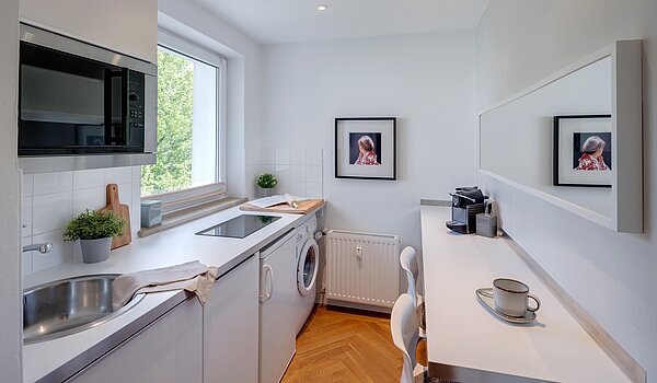 Etagenwohnung mit 2 Zimmern | München-Thalkirchen | 2204ML5 | Küche mit Esstheke...