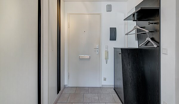 Apartment mit 1 Zimmer | München-Feldmoching | 70484 | Flur mit Garderobe