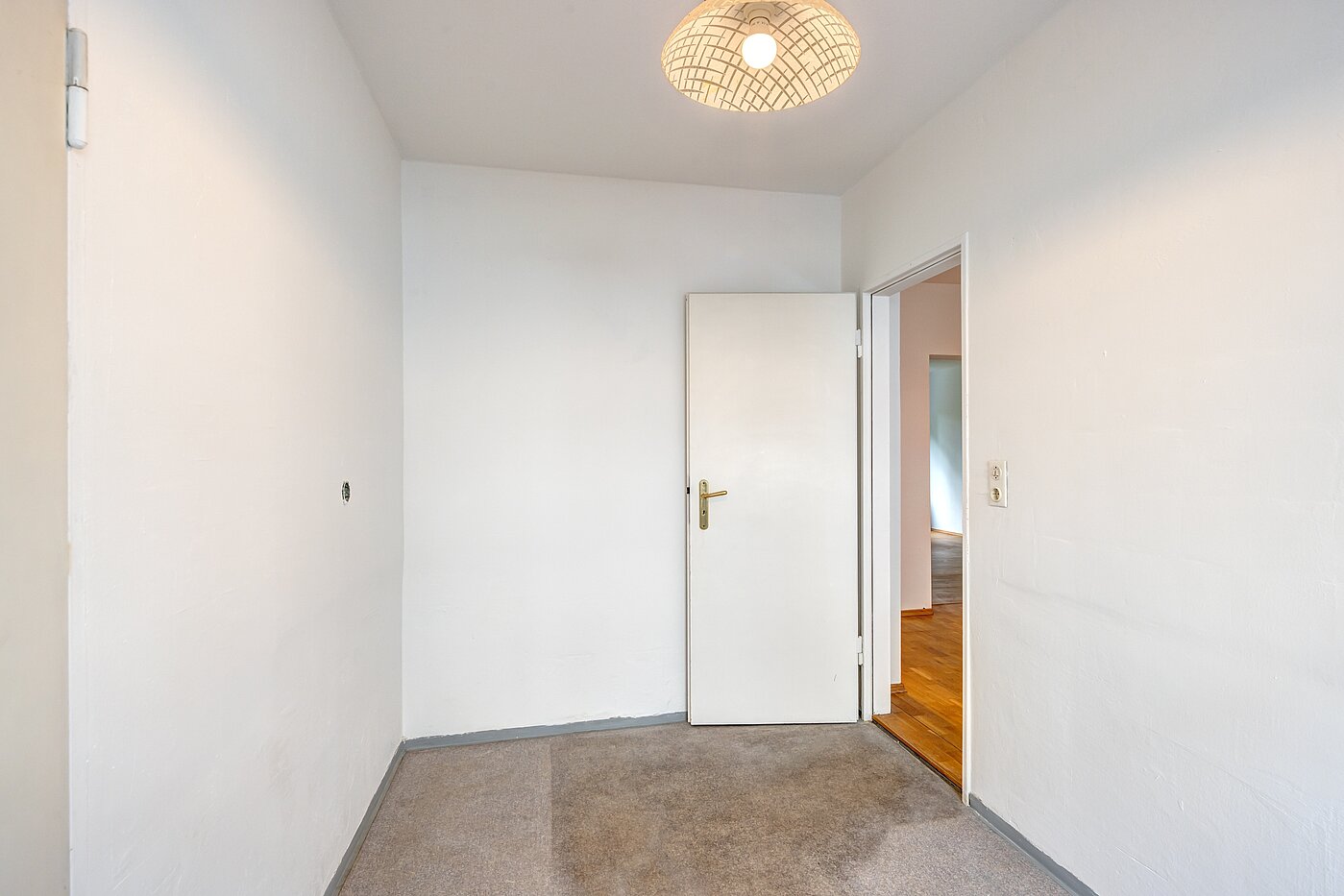 Hochparterre mit 2.5 Zimmern | München-Schwabing | 70441 | Separater Raum