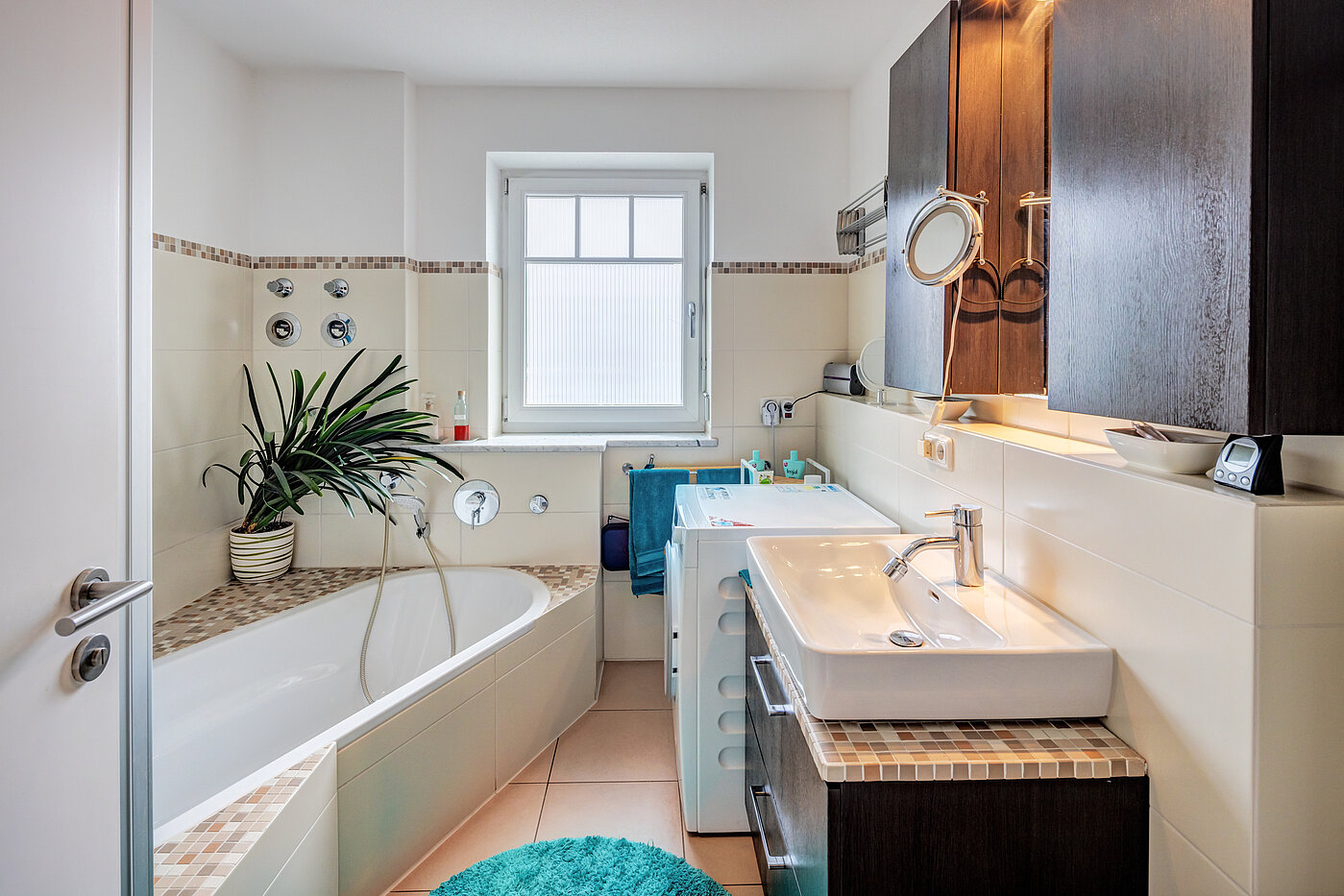 Etagenwohnung mit 3.5 Zimmern | Bad Aibling | 70442 | Badezimmer...