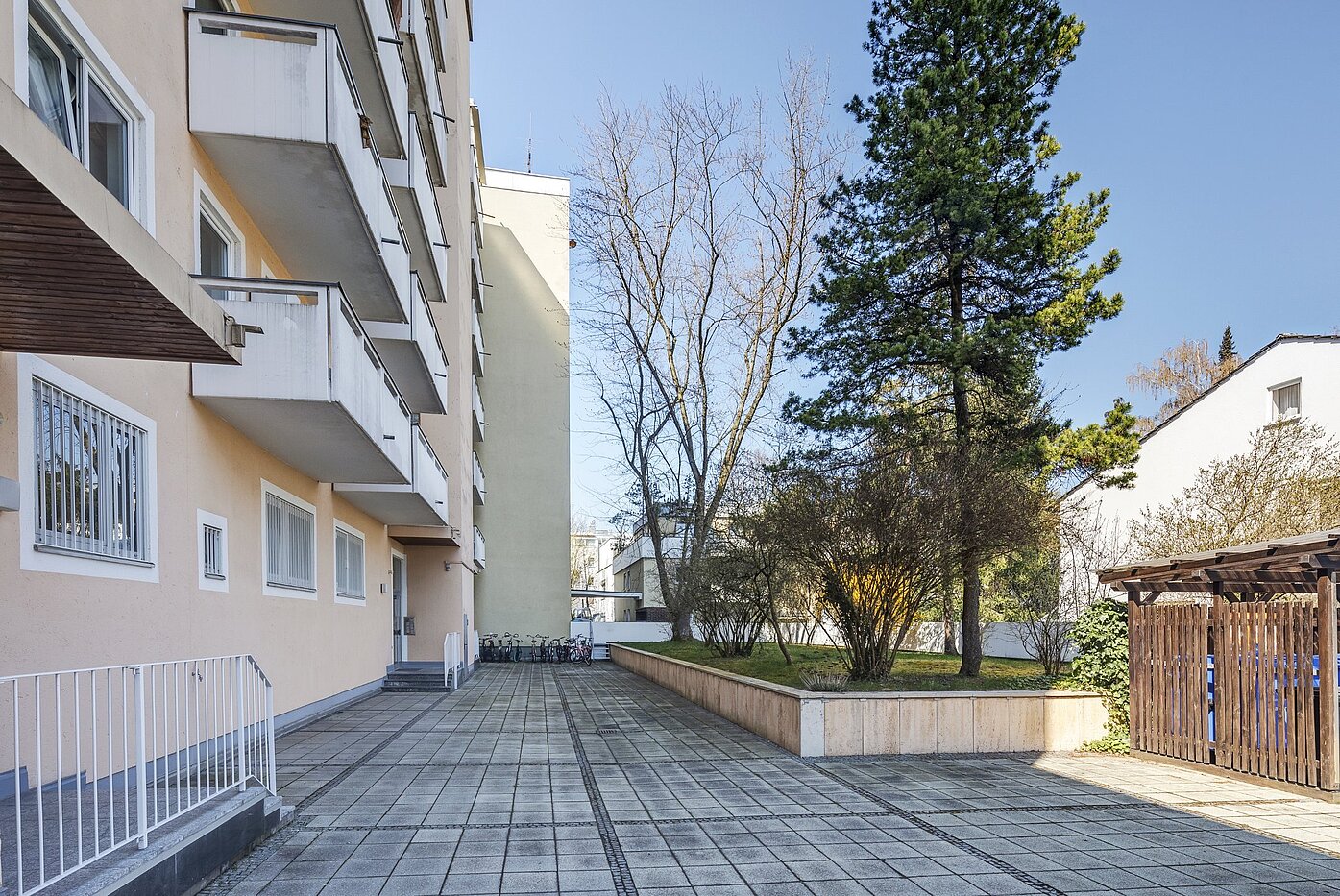 Etagenwohnung mit 1 Zimmer | München-Berg am Laim | 2003ML15 | Innenhof