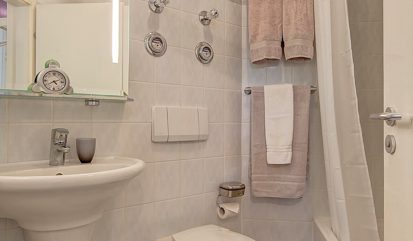 Etagenwohnung mit 2 Zimmern | München-Nymphenburg | 1809ML2 | Bad mit