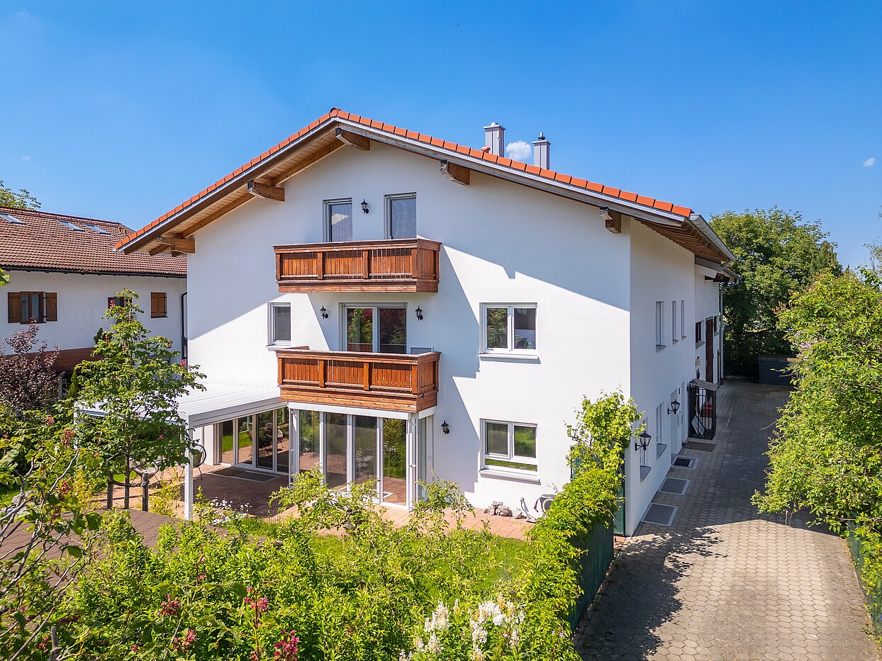 Besondere Immobilie mit 8 Zimmern | 70406 | Außenansicht